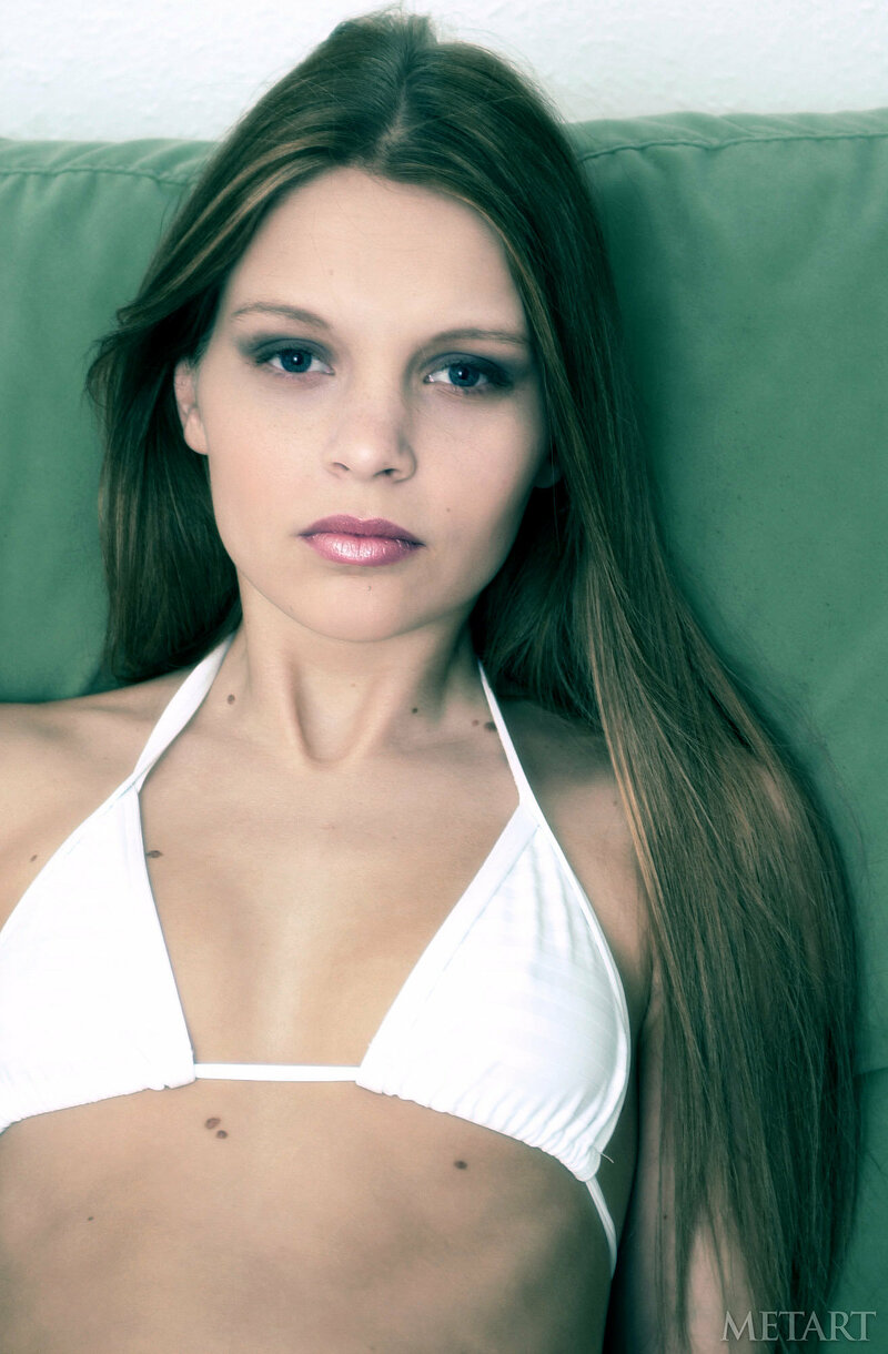 Тина, 32